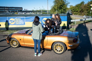 Mazda_MX-5_Guinness_World_Record_002_highres.jpg