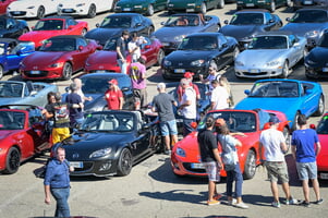 Mazda_MX-5_Guinness_World_Record_047_highres.jpg