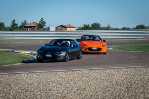 Mazda_MX-5_Guinness_World_Record_039_highres.jpg