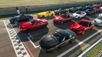 Mazda_MX-5_Guinness_World_Record_072_highres.jpg