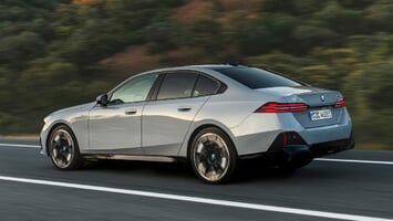 BMW%20i5-7.jpg